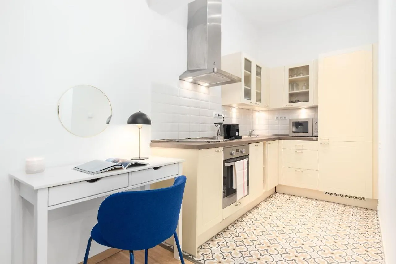 Prague Days - Eclectic Apartment In Trendy Area